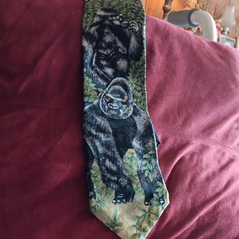 Gorilla Print Tie - Black and Green